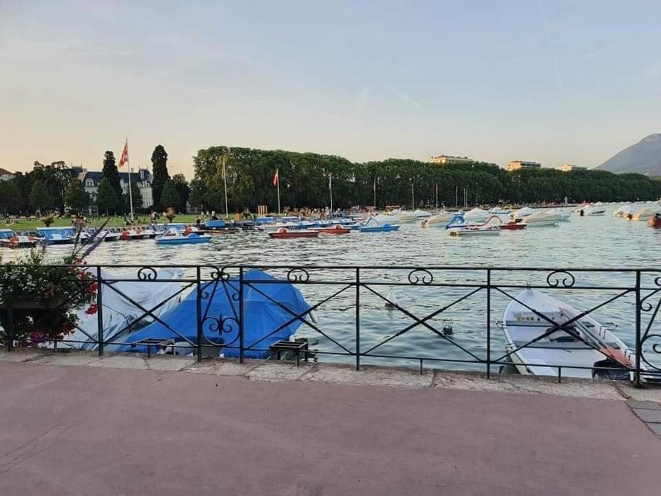 Hyper Centre Annecy Et Bord Du Lac Luaran gambar